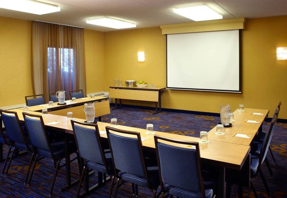 מלון Courtyard By Marriott Chicago Waukegan / Gurnee מראה חיצוני תמונה