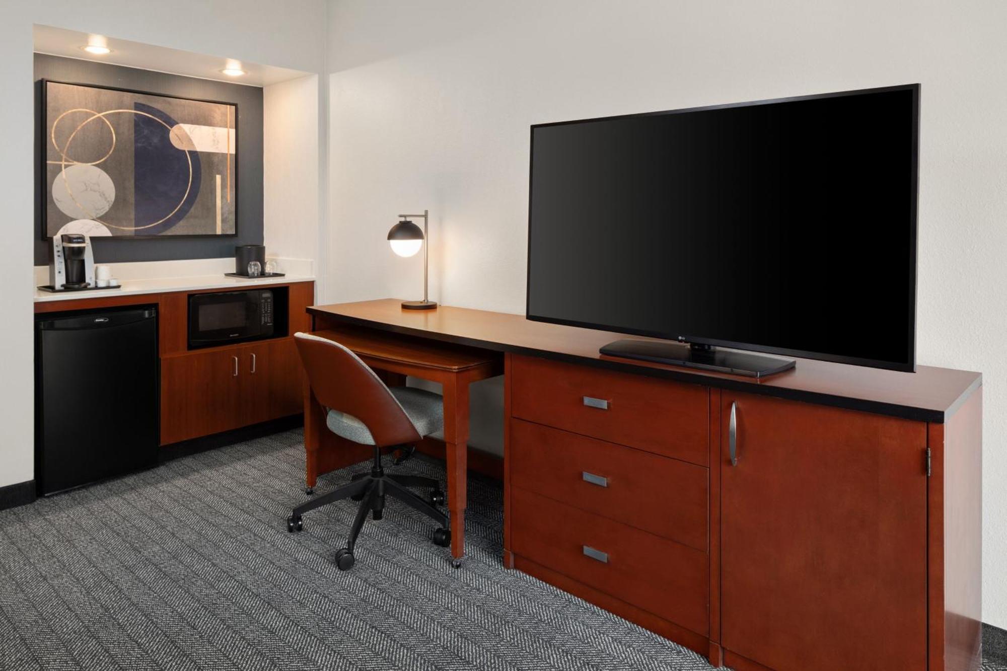 מלון Courtyard By Marriott Chicago Waukegan / Gurnee מראה חיצוני תמונה