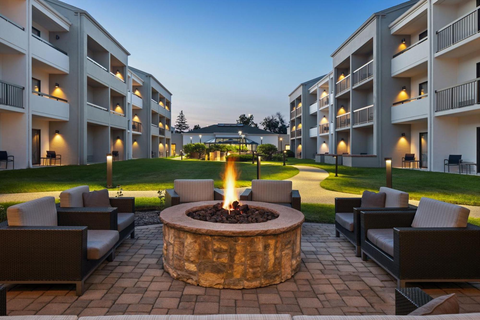 מלון Courtyard By Marriott Chicago Waukegan / Gurnee מראה חיצוני תמונה