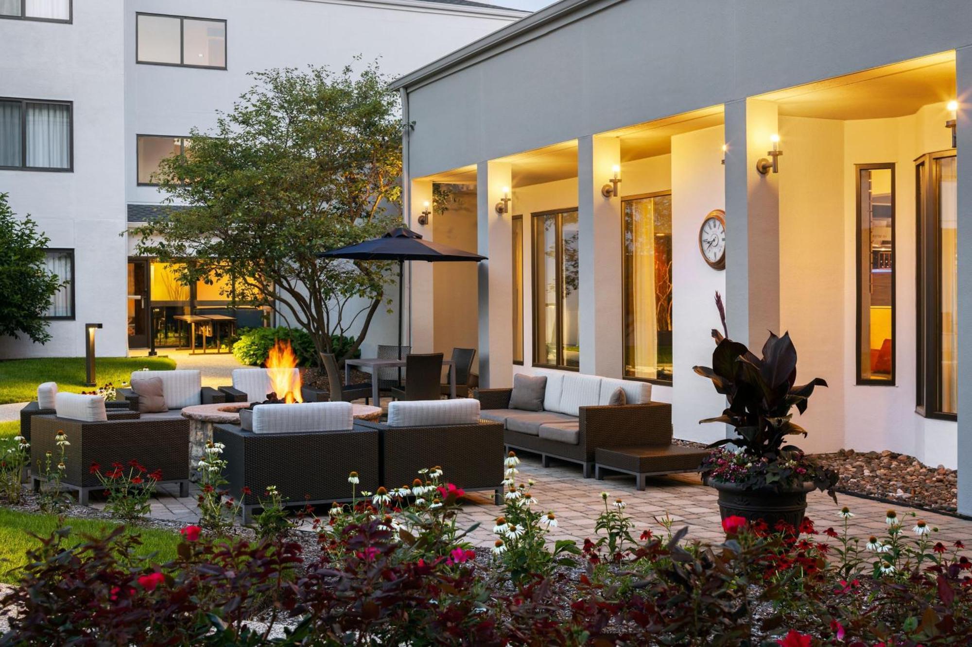מלון Courtyard By Marriott Chicago Waukegan / Gurnee מראה חיצוני תמונה