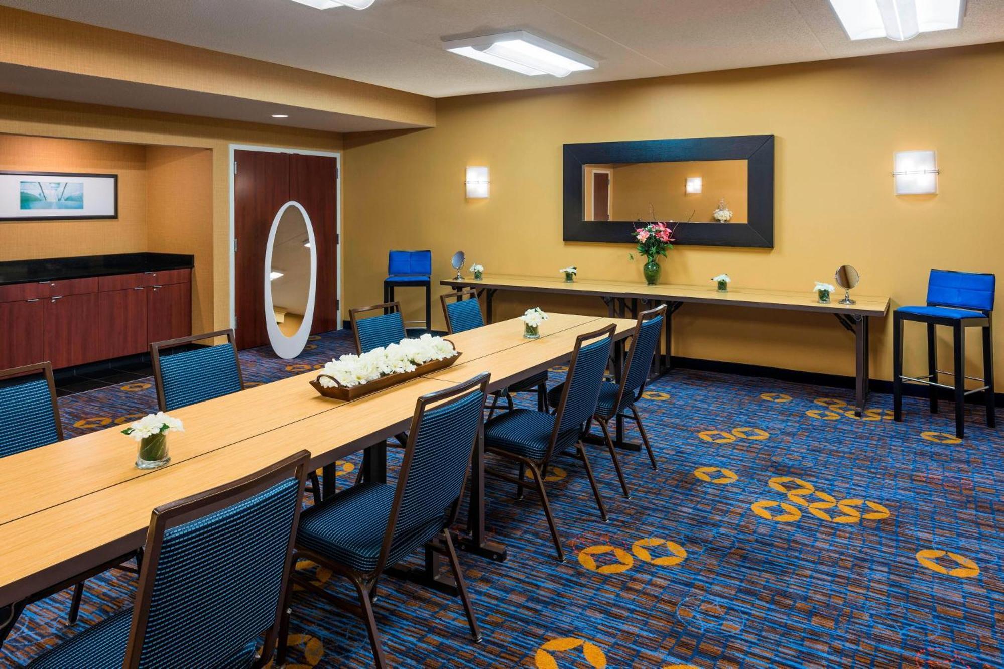 מלון Courtyard By Marriott Chicago Waukegan / Gurnee מראה חיצוני תמונה